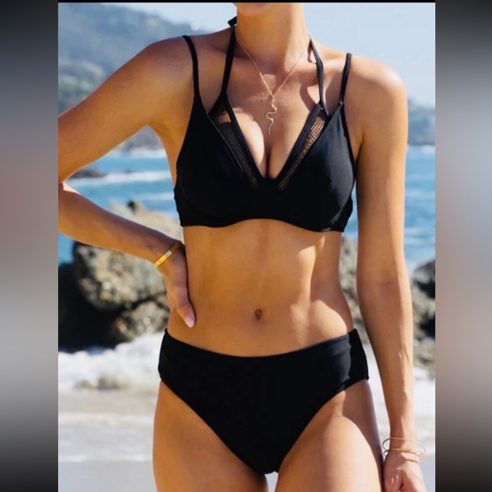 Beachsissi Women’s Black Bikini NEW-size medium